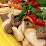 Spicy Thai Beef with Sliced Rice Cakes